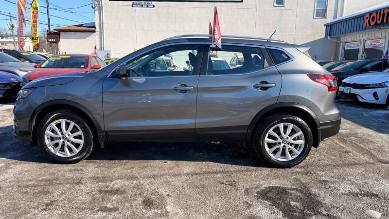 2021 Nissan Rogue - Image 10 of 12