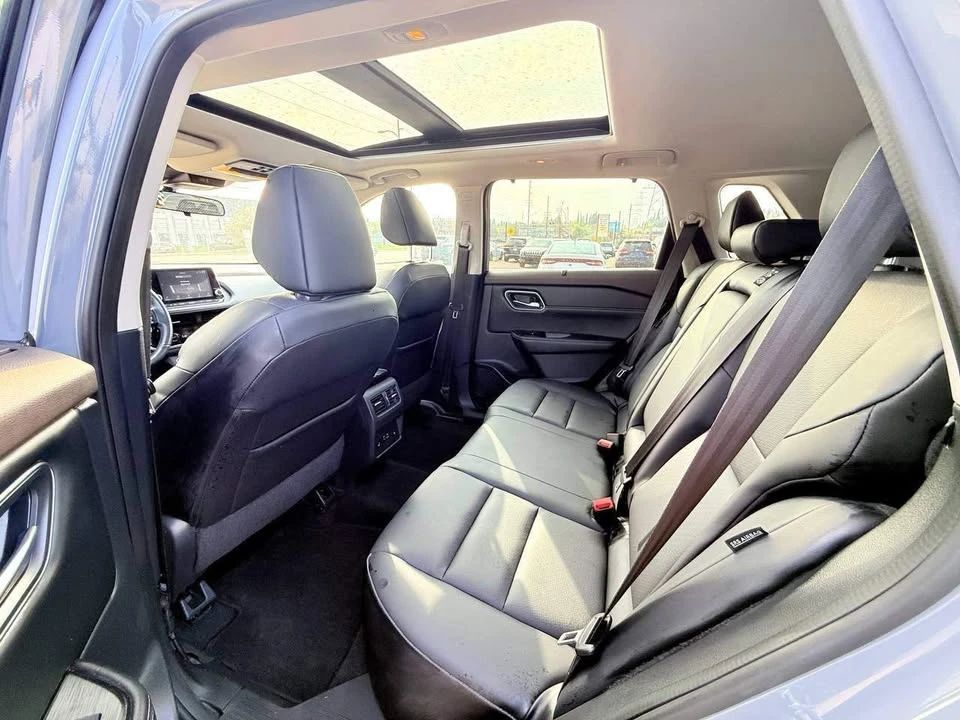 2021 Nissan Rogue - Image 7 of 16