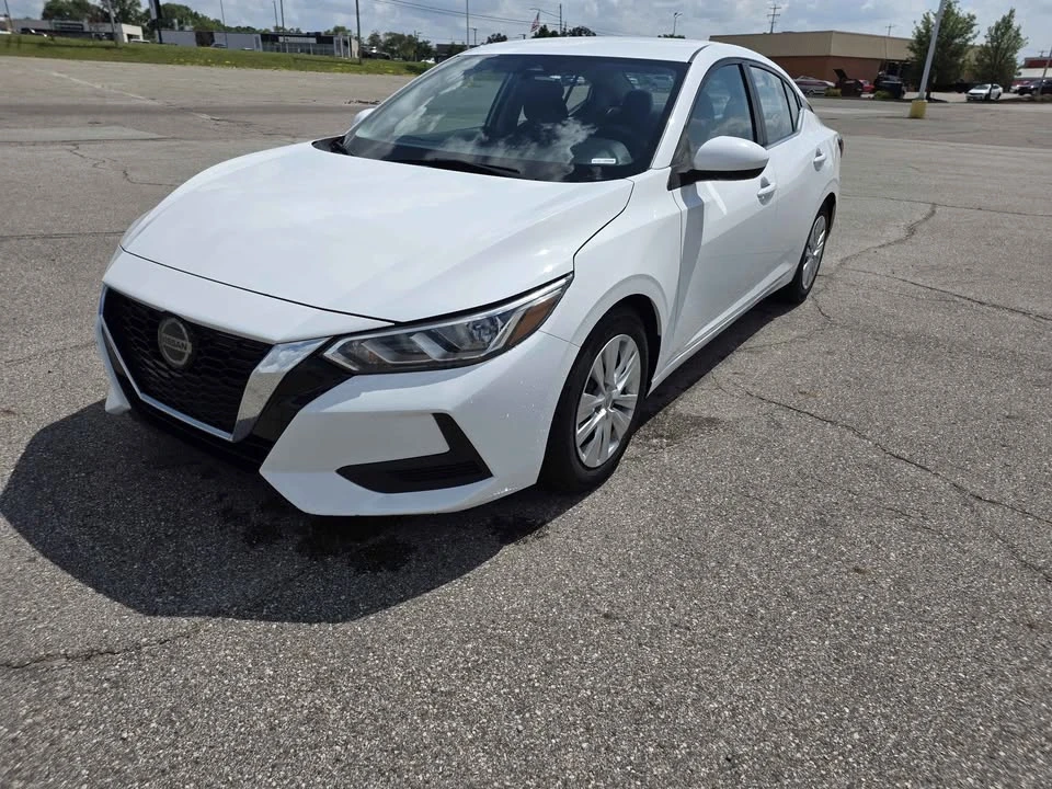2021 Nissan Sentra - Image 2 of 10