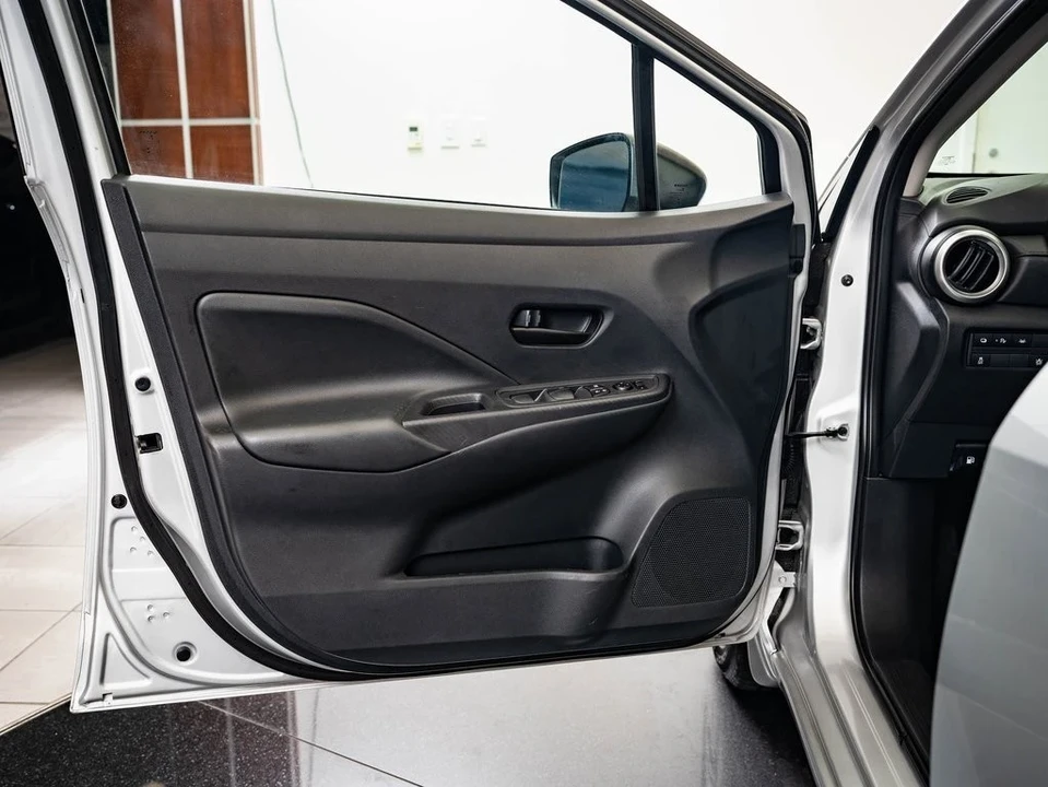 2021 Nissan Versa - Image 20 of 21