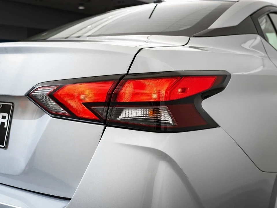 2021 Nissan Versa - Image 9 of 21