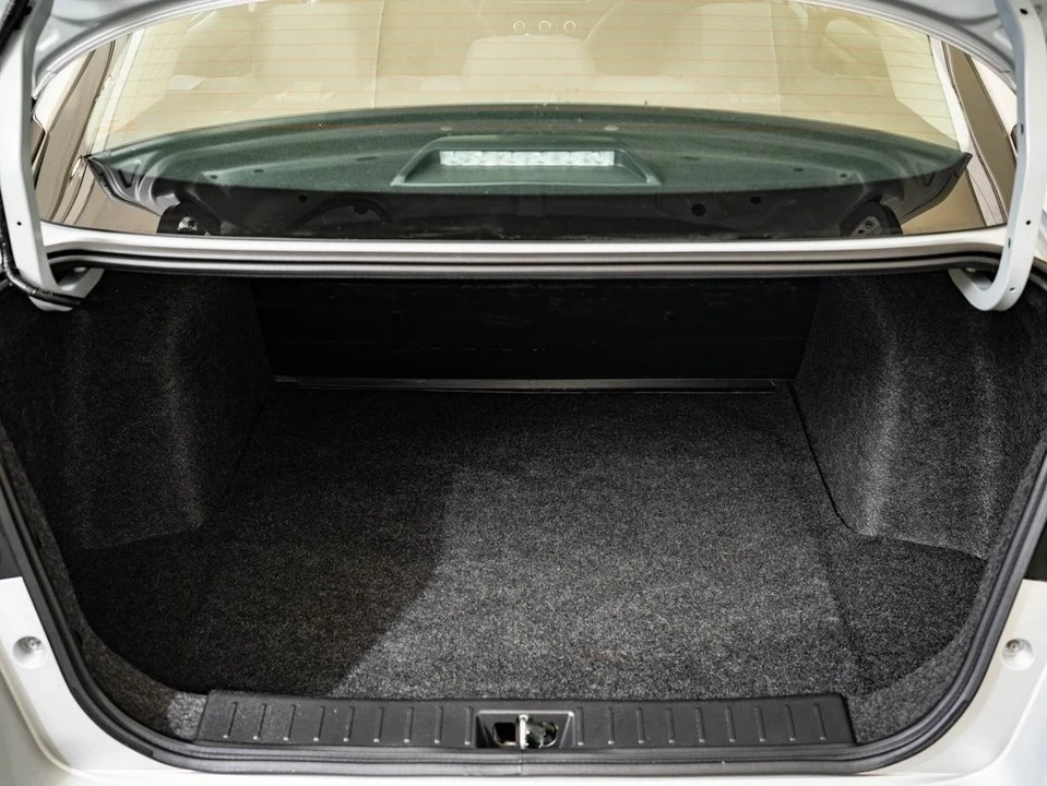 2021 Nissan Versa - Image 15 of 21