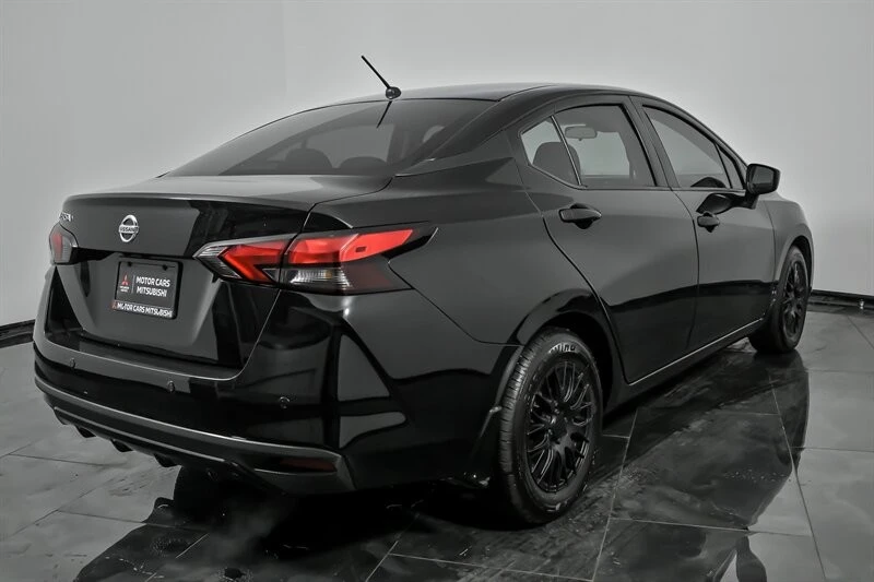 2021 Nissan Versa - Image 10 of 21