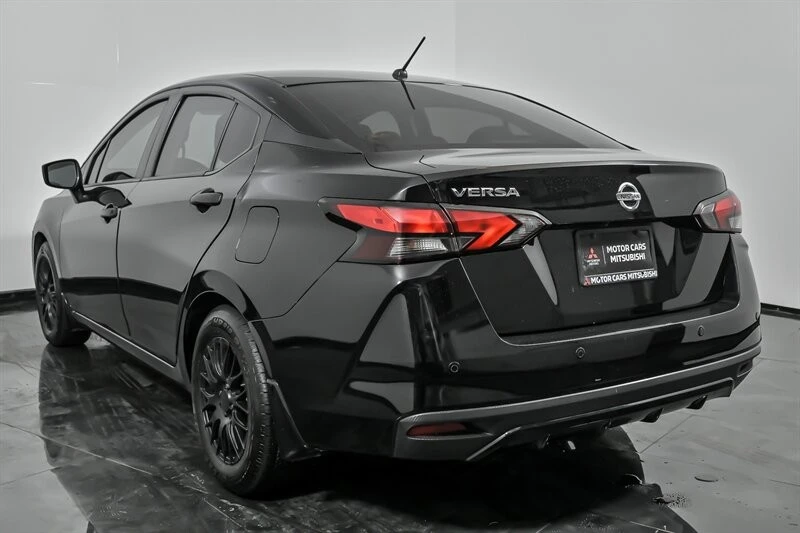 2021 Nissan Versa - Image 8 of 12