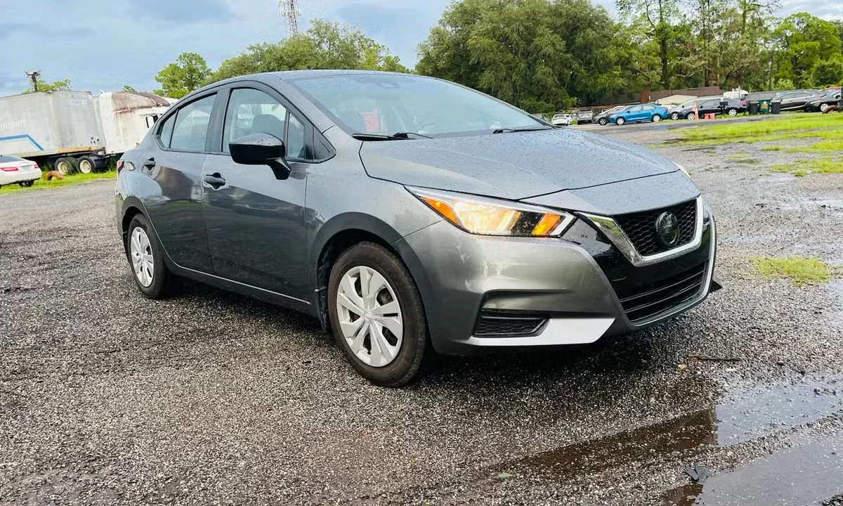 2021 Nissan Versa - Image 5 of 18