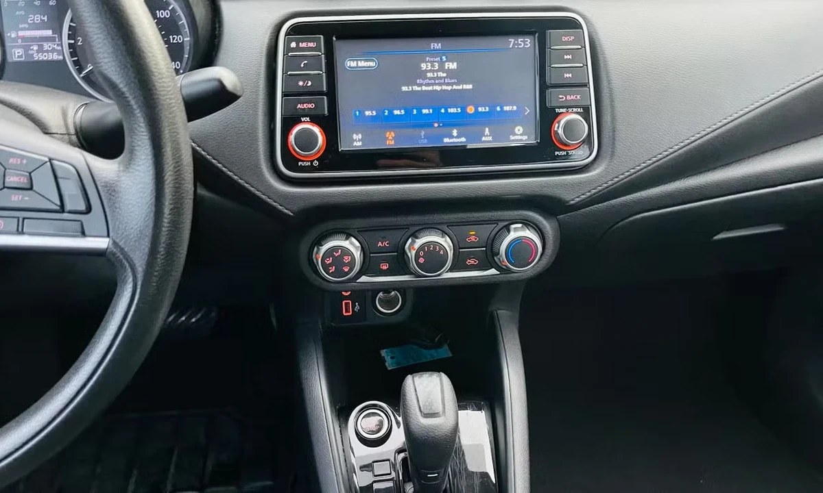 2021 Nissan Versa - Image 9 of 18