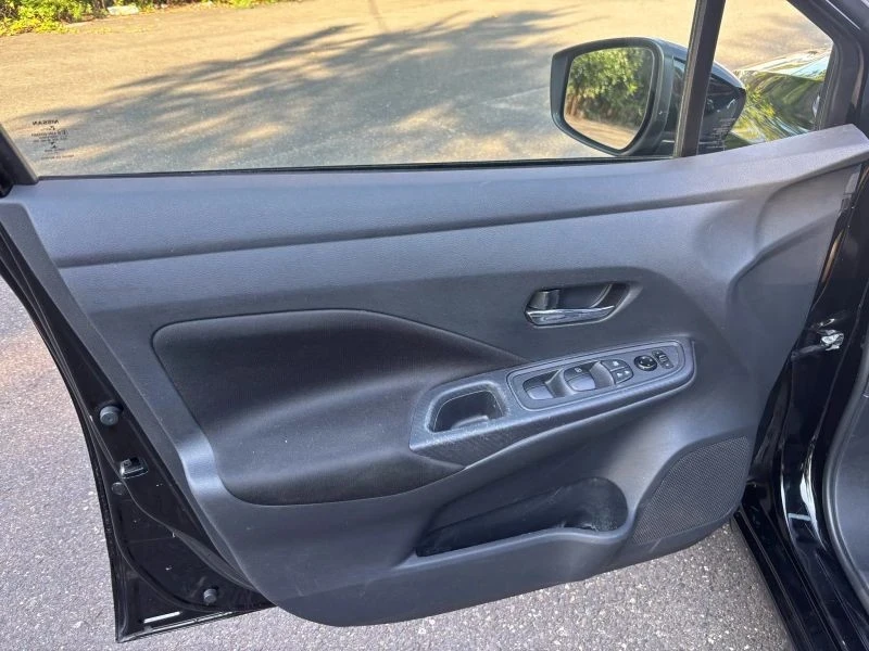 2021 Nissan Versa - Image 11 of 12