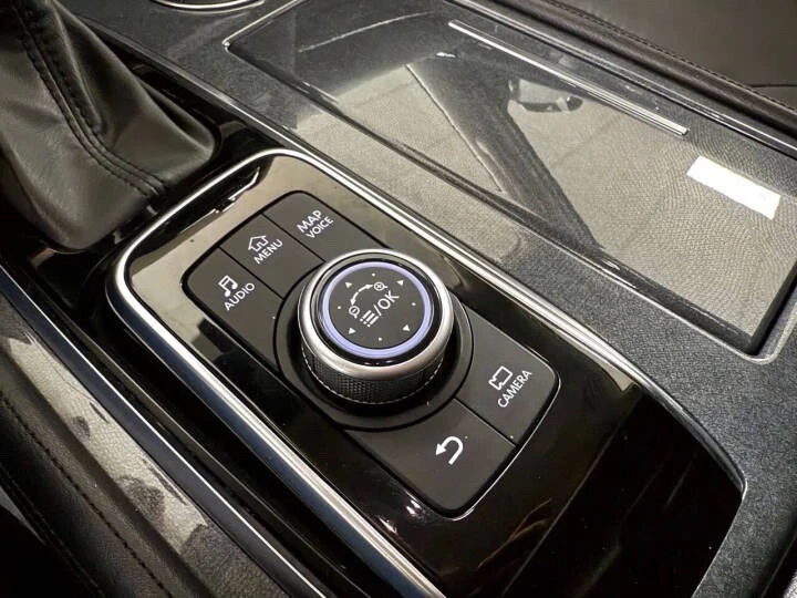 2021 Nissan Armada - Image 12 of 18