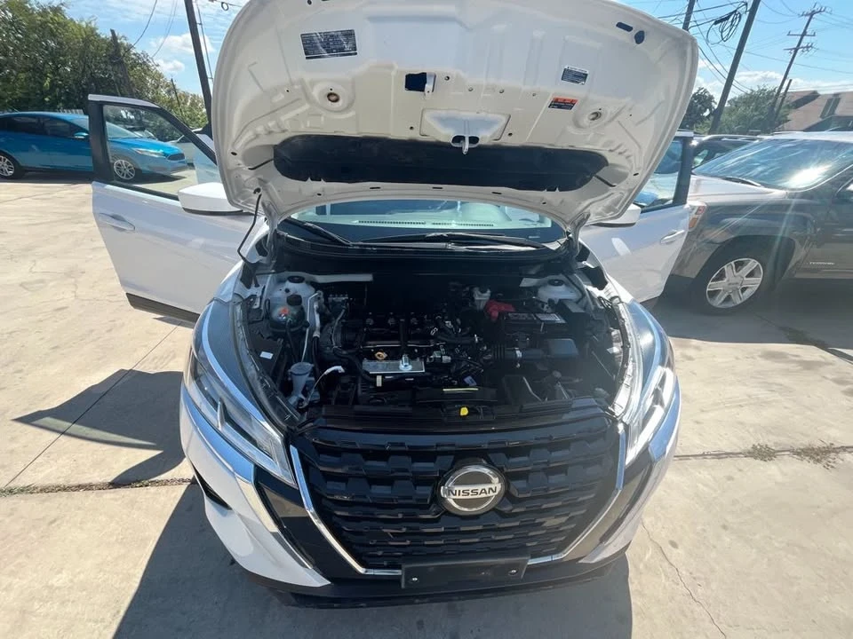 2021 Nissan Kicks - Image 17 of 18