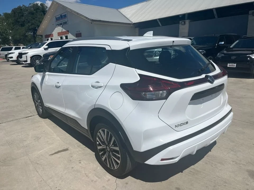 2021 Nissan Kicks - Image 8 of 18
