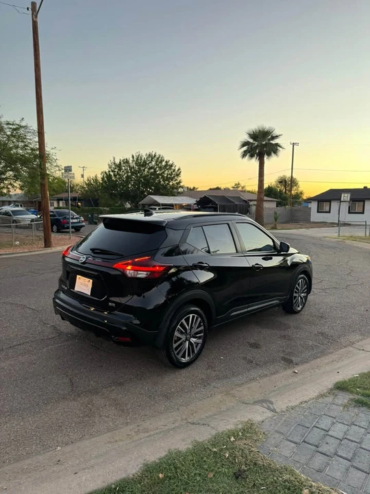 2021 Nissan Kicks - Image 3 of 10