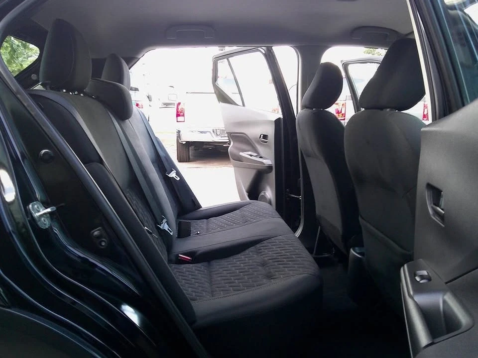 2021 Nissan Kicks - Image 15 of 19