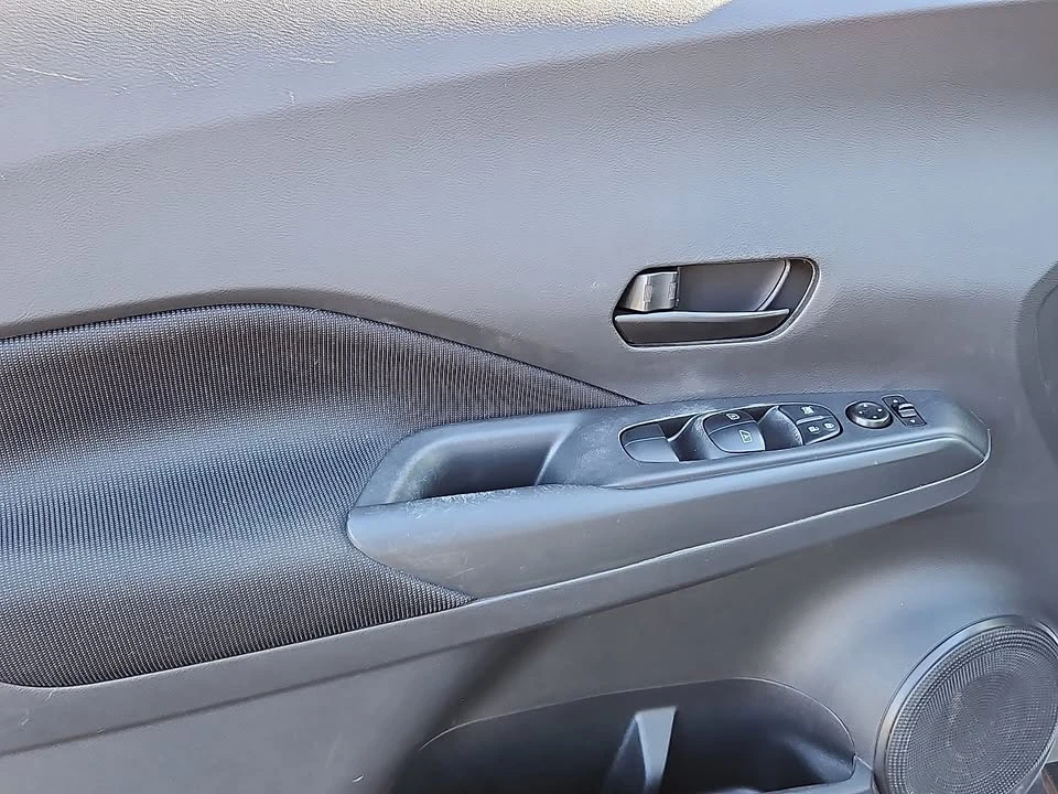 2021 Nissan Kicks - Image 11 of 19