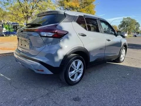 2021 Nissan Kicks - Image 4 of 11
