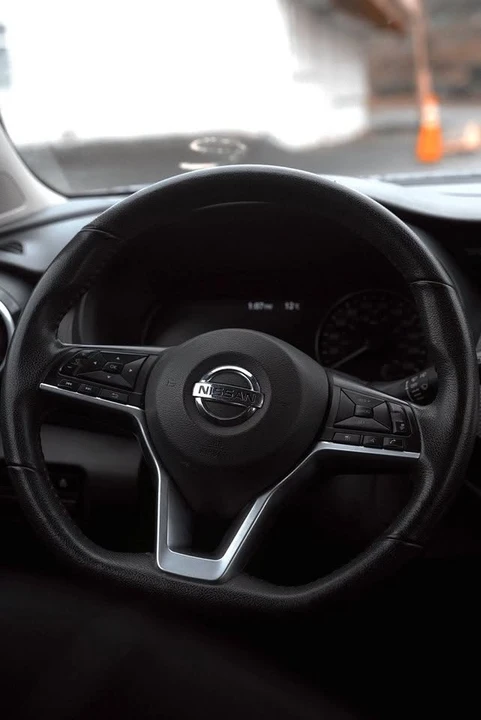 2021 Nissan Kicks - Image 9 of 11