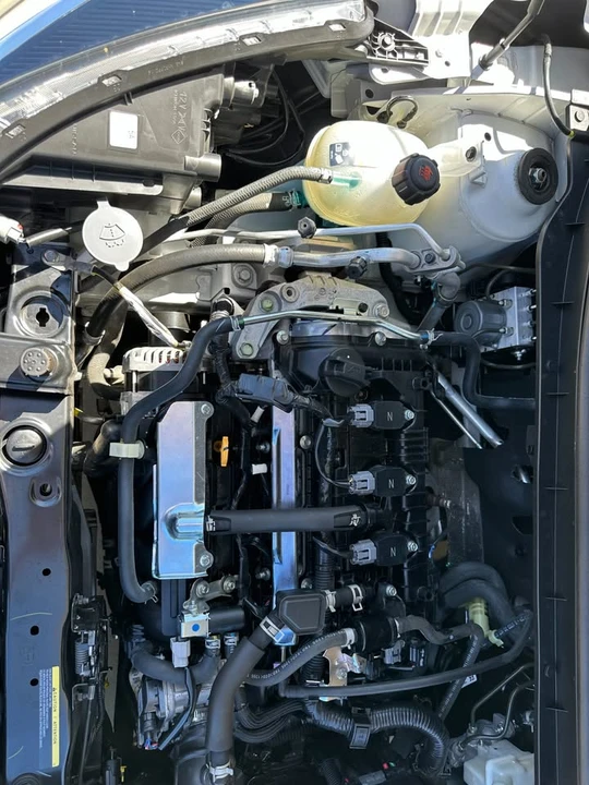 2021 Nissan Kicks - Image 15 of 19