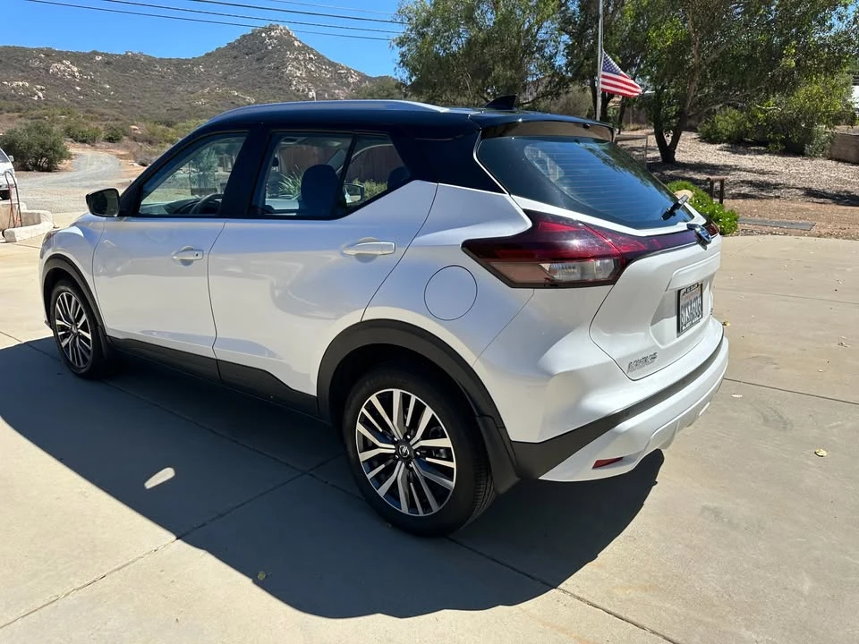 2021 Nissan Kicks - Image 10 of 19