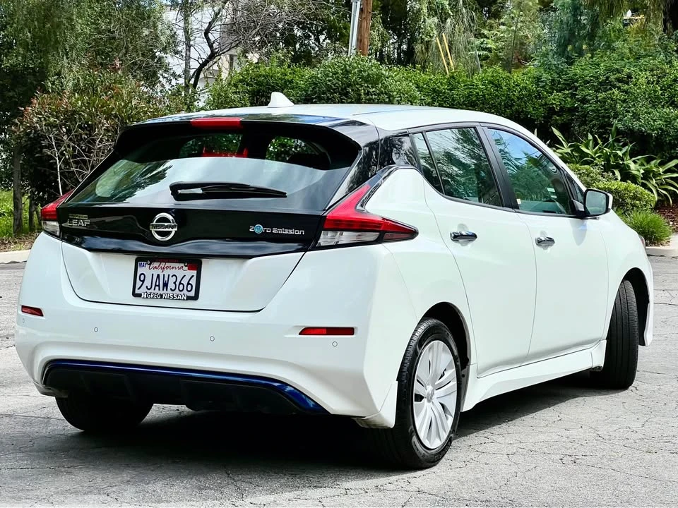 2021 Nissan Leaf - Image 15 of 20