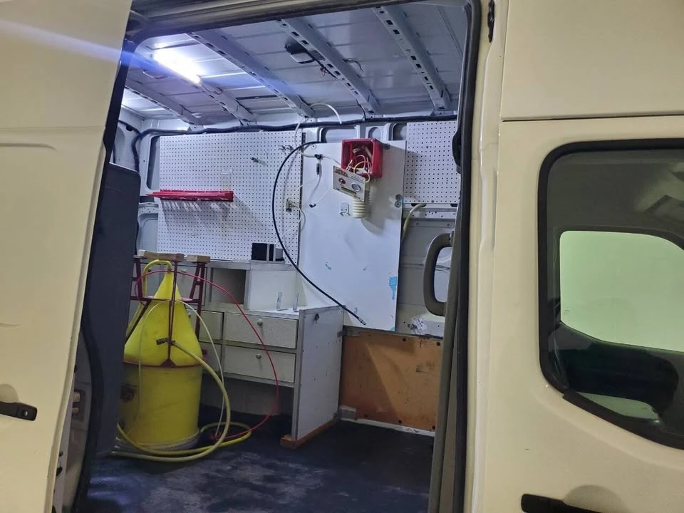2021 Nissan NV - Image 15 of 19