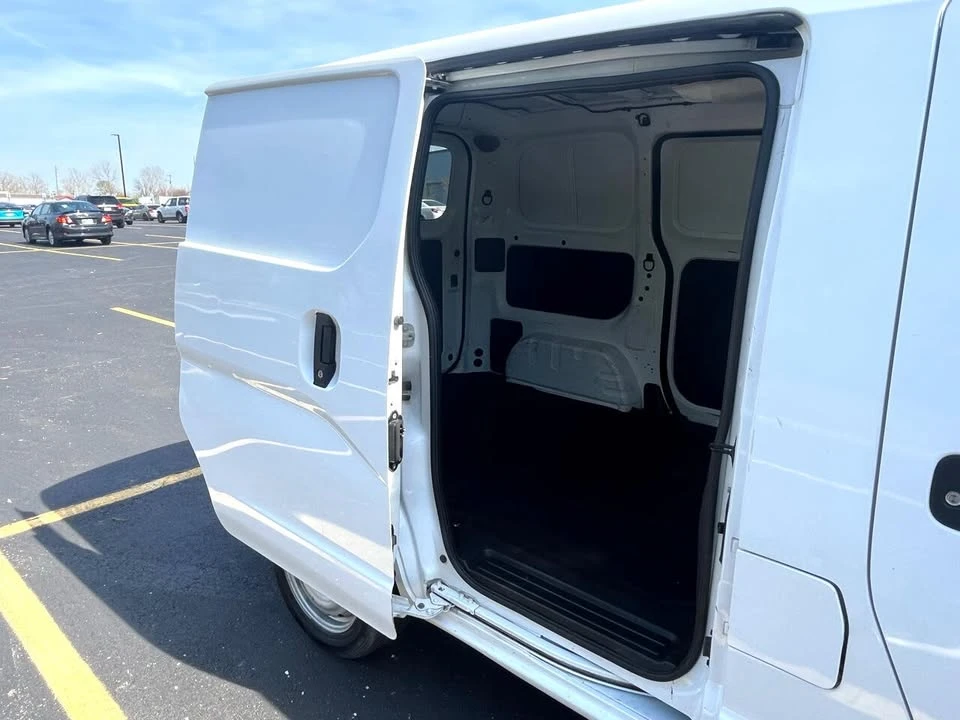 2021 Nissan NV - Image 11 of 19