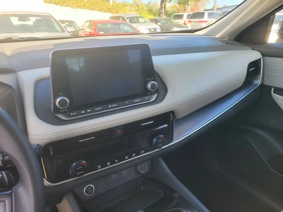2021 Nissan Rogue - Image 7 of 12