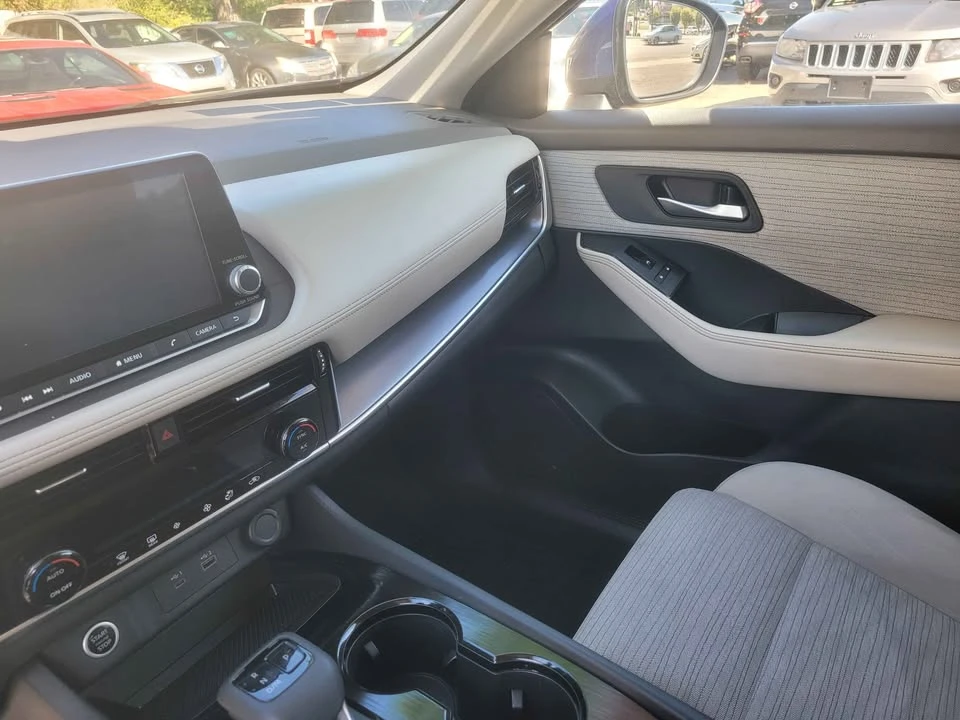 2021 Nissan Rogue - Image 10 of 12