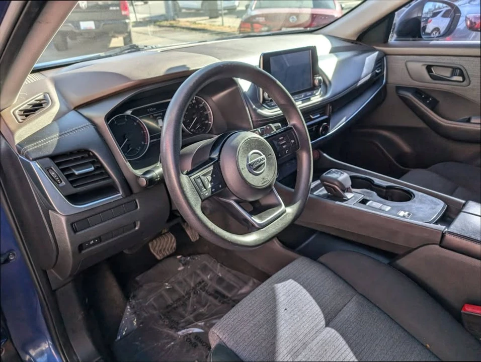 2021 Nissan Rogue - Image 10 of 17