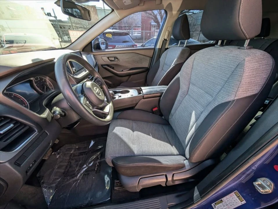 2021 Nissan Rogue - Image 13 of 17