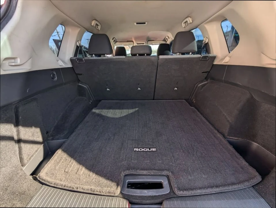 2021 Nissan Rogue - Image 17 of 17