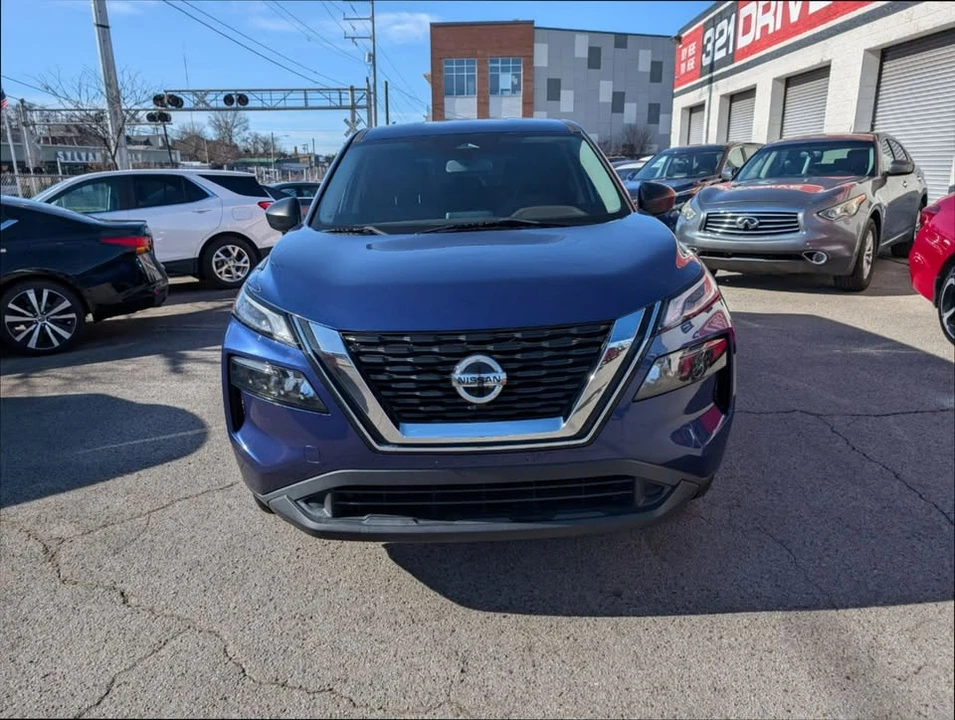 2021 Nissan Rogue - Image 2 of 17