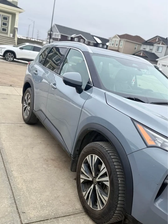 2021 Nissan Rogue - Image 12 of 17