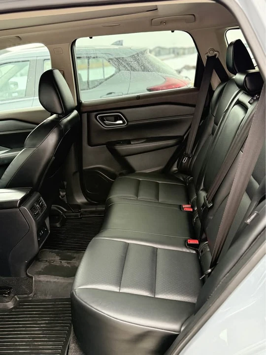 2021 Nissan Rogue - Image 4 of 17