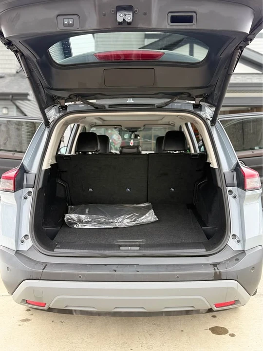 2021 Nissan Rogue - Image 15 of 17