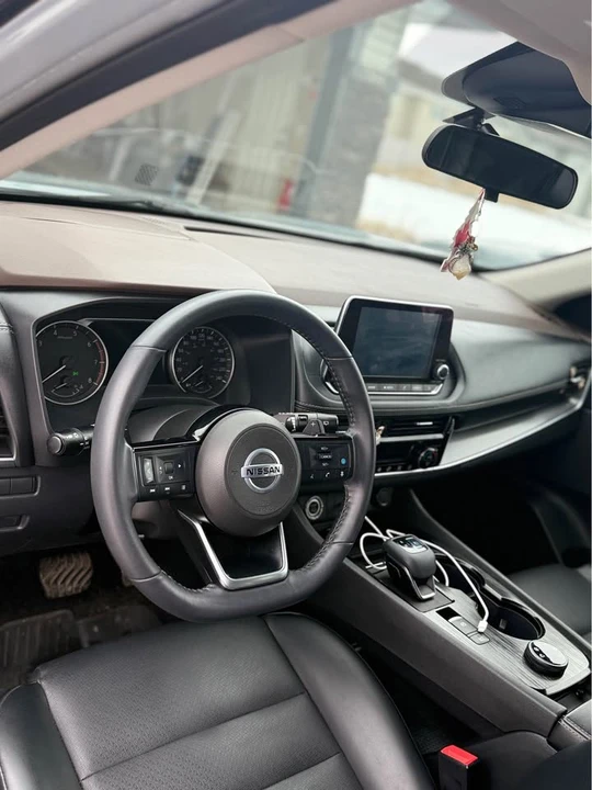 2021 Nissan Rogue - Image 9 of 17