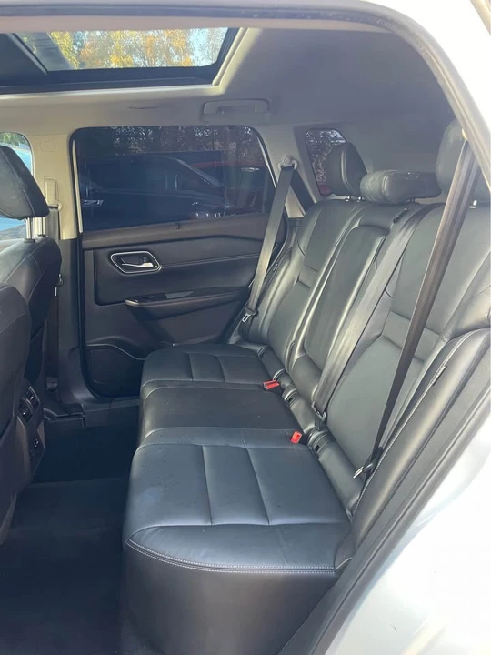 2021 Nissan Rogue - Image 12 of 14