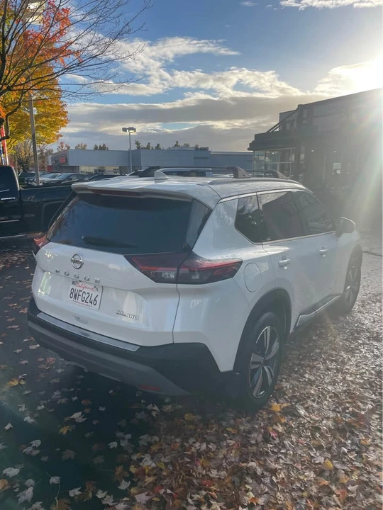 2021 Nissan Rogue - Image 5 of 14