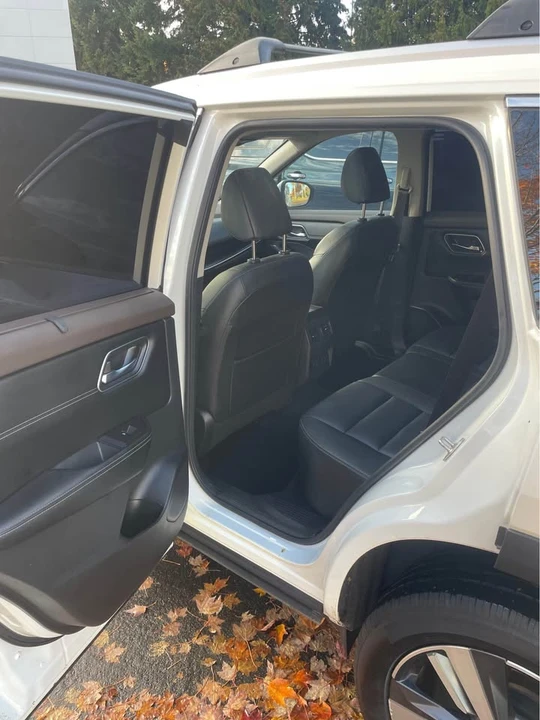 2021 Nissan Rogue - Image 11 of 14