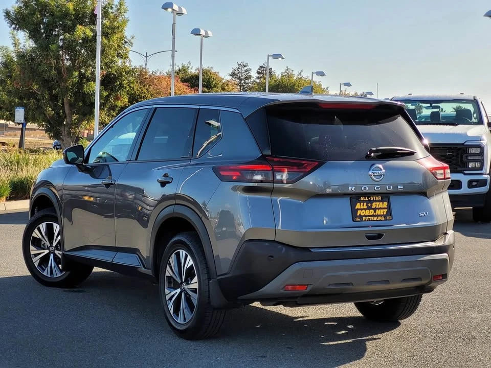 2021 Nissan Rogue - Image 3 of 11