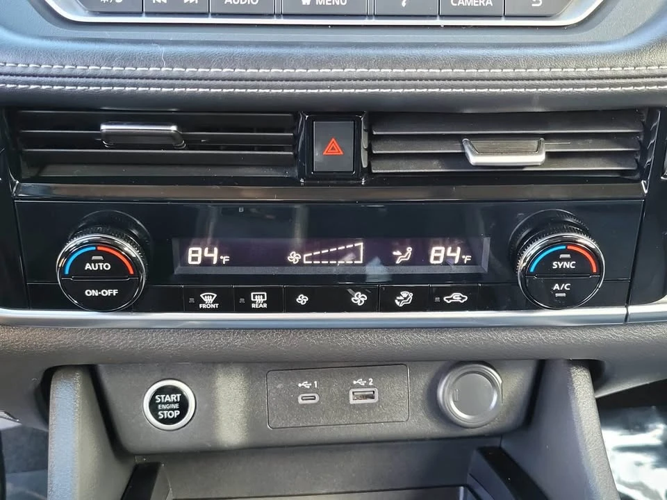 2021 Nissan Rogue - Image 10 of 11