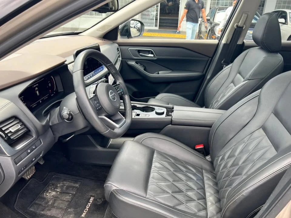 2021 Nissan Rogue - Image 11 of 17