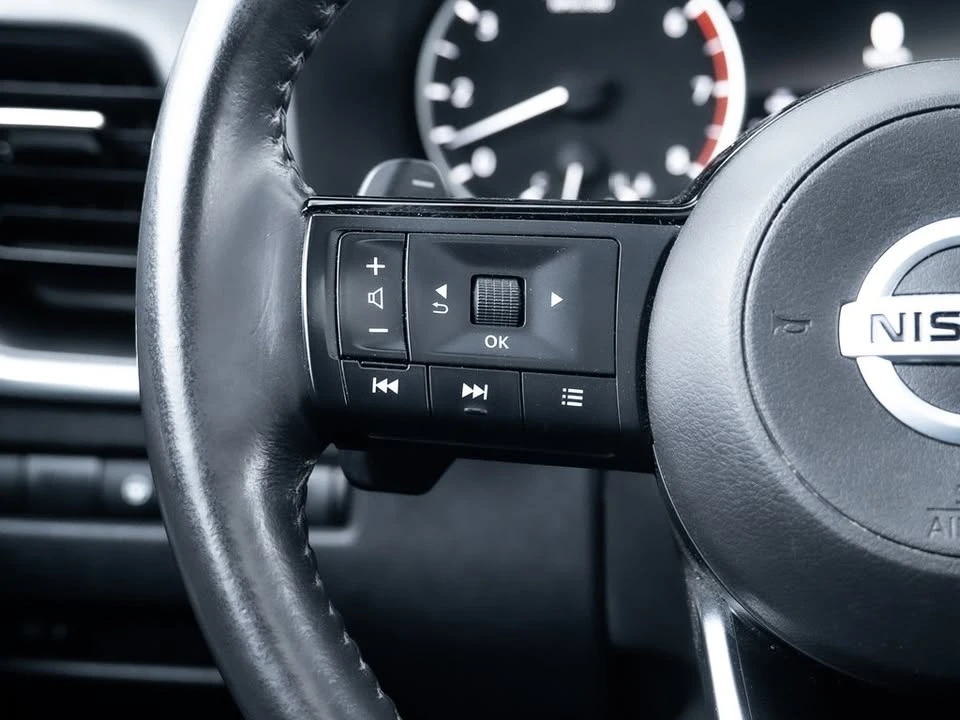 2021 Nissan Rogue - Image 17 of 20