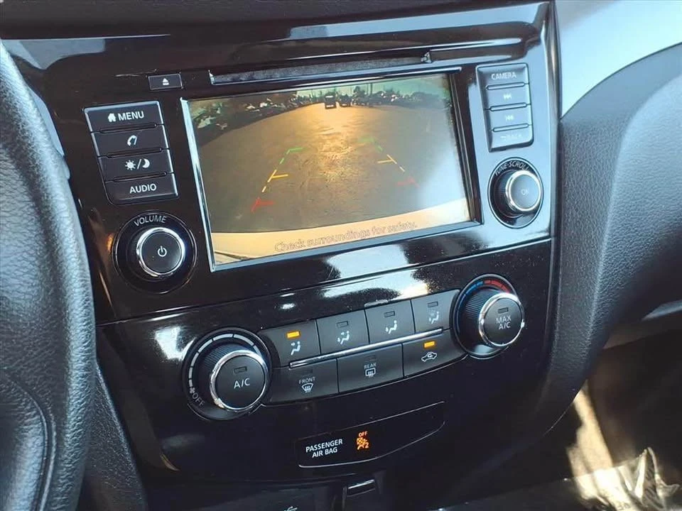 2021 Nissan Rogue - Image 7 of 11