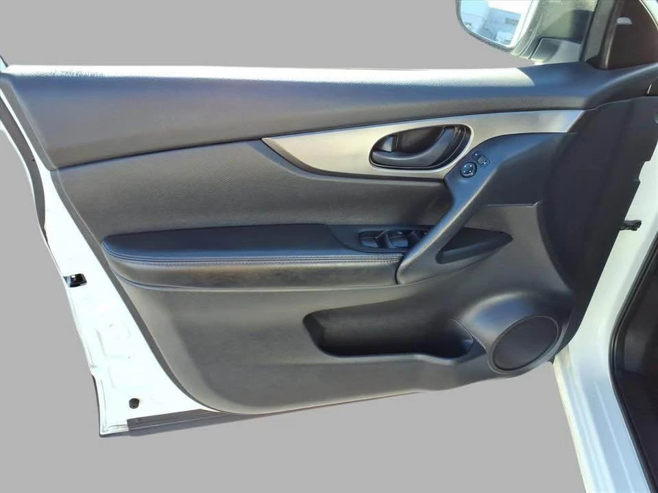 2021 Nissan Rogue - Image 3 of 11