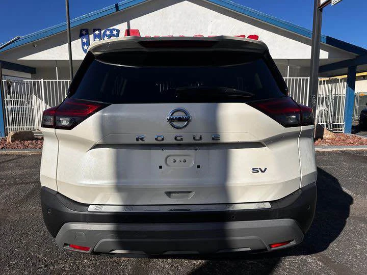 2021 Nissan Rogue - Image 5 of 16