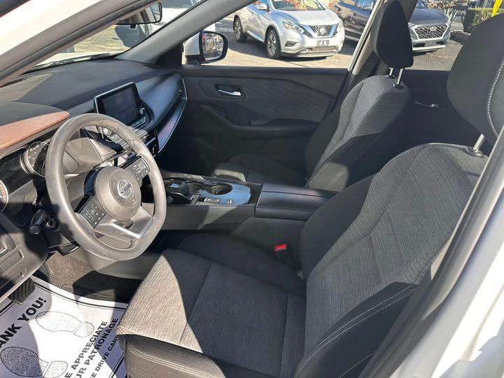 2021 Nissan Rogue - Image 8 of 16