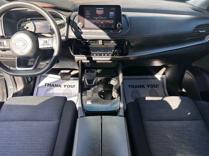 2021 Nissan Rogue - Image 10 of 16