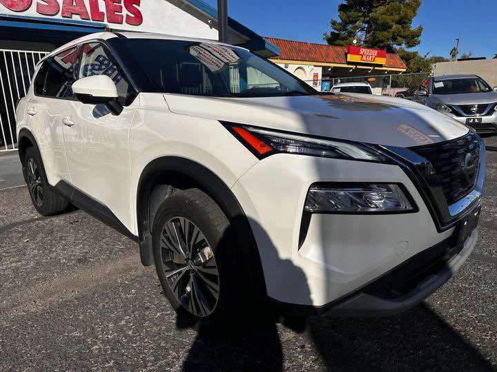 2021 Nissan Rogue - Image 2 of 16