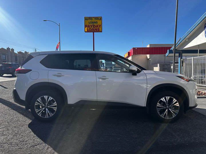 2021 Nissan Rogue - Image 7 of 16