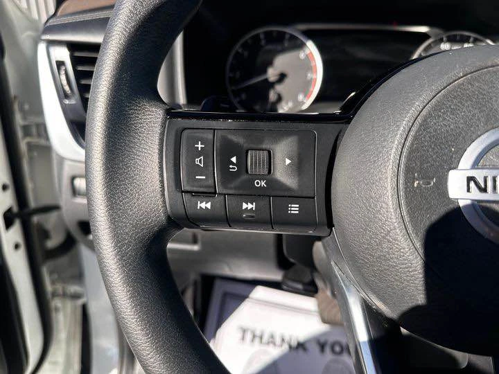 2021 Nissan Rogue - Image 12 of 16