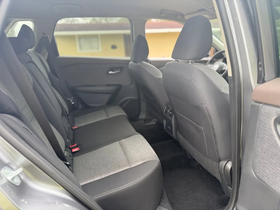 2021 Nissan Rogue - Image 9 of 17